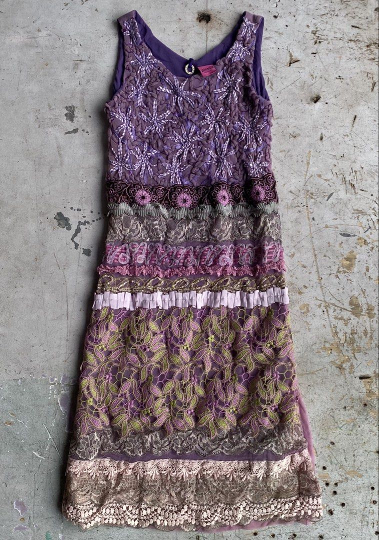Save The Queen Embroided Dress (Category: Dresses) located in Quezon City. Submitted by rebirthalley (Listing ID 1464009082, Image 1). Description: Width-14.5 Length-36 Shoulder-10.5 Hem-17 Excellent Condition No flaws.