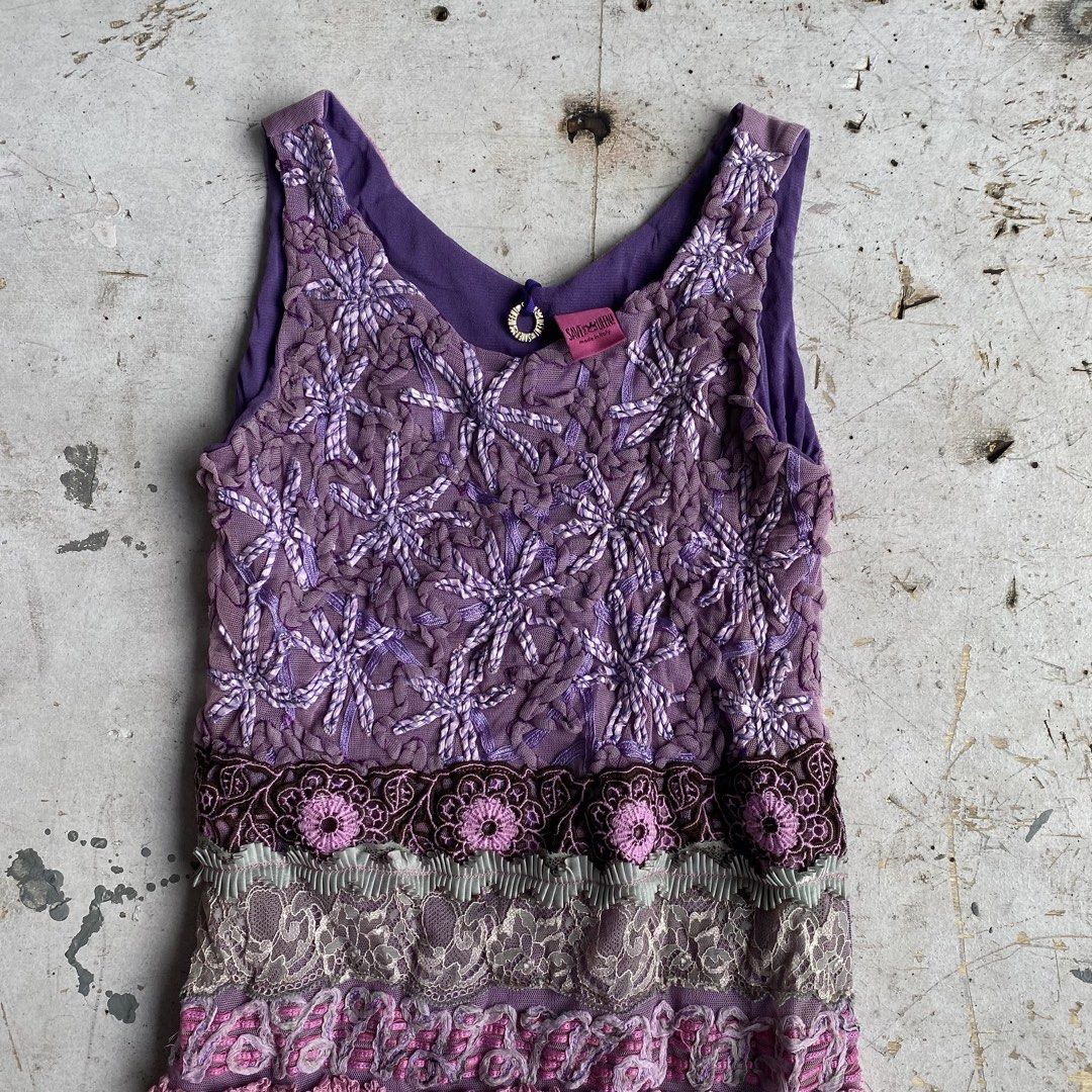 Save The Queen Embroided Dress (Category: Dresses) located in Quezon City. Submitted by rebirthalley (Listing ID 1464009082, Image 2). Description: Width-14.5 Length-36 Shoulder-10.5 Hem-17 Excellent Condition No flaws.