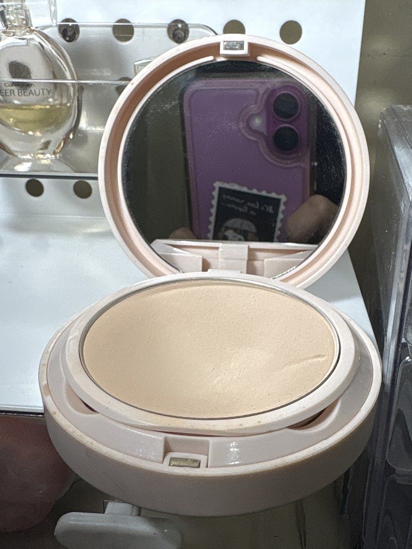 Sea Makeup Powder Foundation (Category: Makeup) located in Taguig. Submitted by 4ly.finds (Listing ID 1464079128, Image 2). Description: - 70-75% product left - no puff - x sensi read about! .