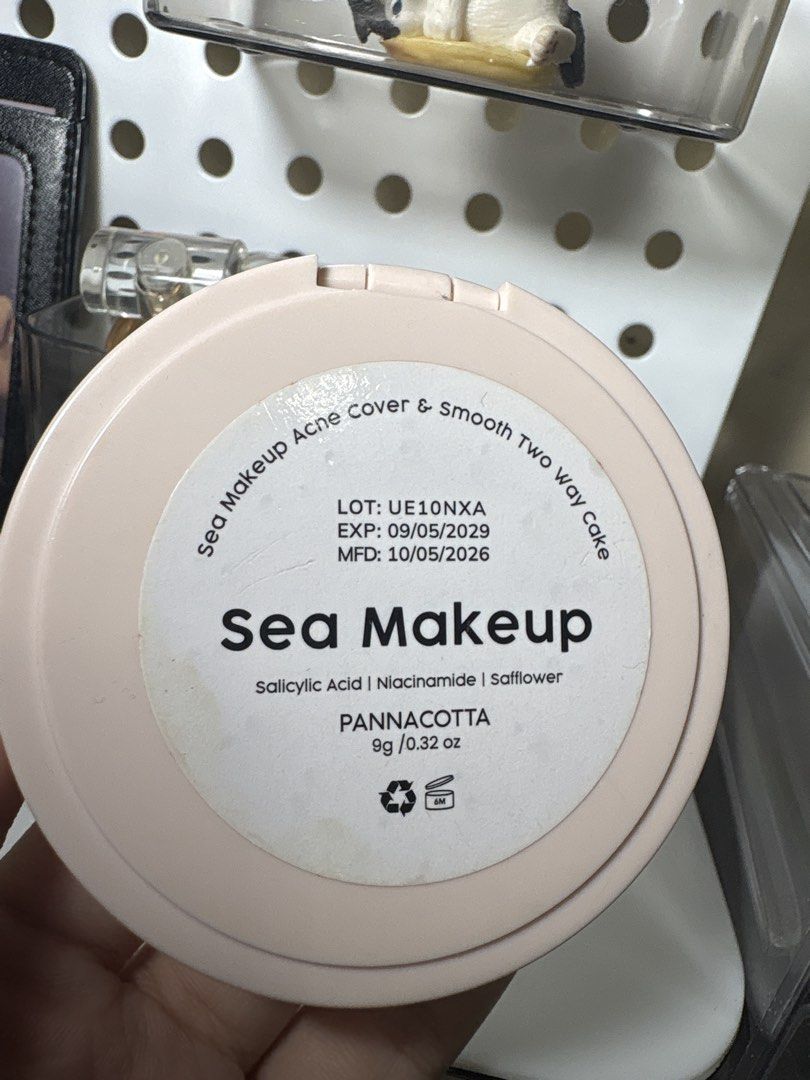 Sea Makeup Powder Foundation (Category: Makeup) located in Taguig. Submitted by 4ly.finds (Listing ID 1464079128, Image 3). Description: - 70-75% product left - no puff - x sensi read about! .