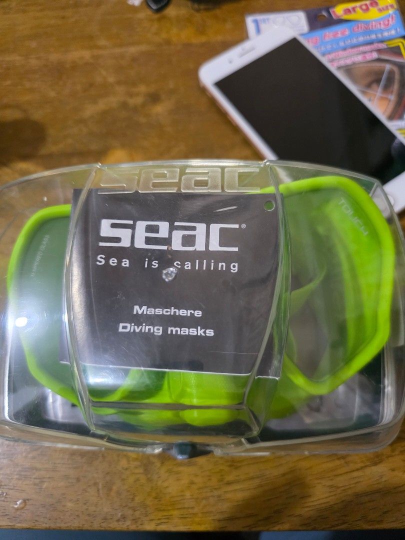 SEAC Touch Diving Mask with Case (Category: Water Sports) located in Manila. Submitted by royalstar.e06881 (Listing ID 1464123618, Image 2). Description: - SEAC Touch diving mask - Tempered glass lens for safety - Ideal for snorkeling and diving adventures - Comes with a clear protective case - Get ready for your next aquatic trip!.