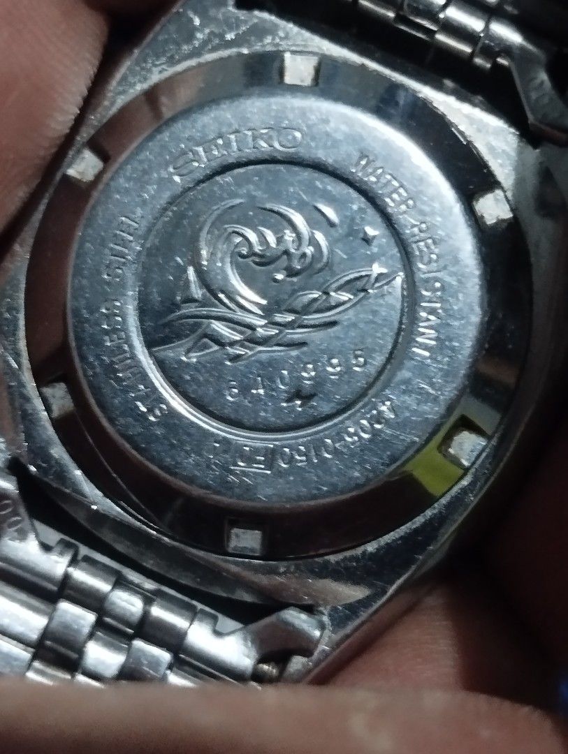 Seiko Automatic Diver Watch Water Resistant 150m (Category: Men's Watches) located in San Pedro. Submitted by jeome888 (Listing ID 1464126029, Image 2). Description: - Seiko Automatic Watch - Model: 4025 - Serial Number: 640995 - Dial: Black with white markers - Features: Date window at 3 o'clock, Rotating bezel - Bracelet: Stainless Steel - Water Resistance: 150m.