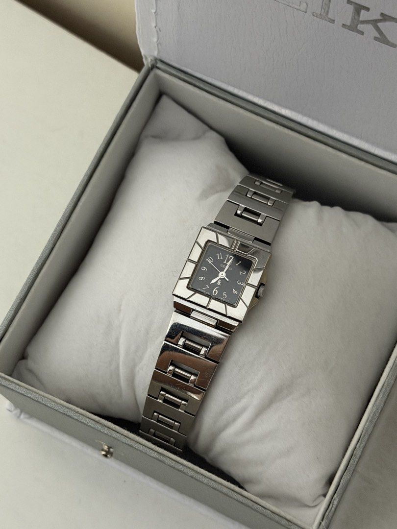 Seiko Lukia (Category: Women's Watches) located in Bacolor. Submitted by ieshaaa.1 (Listing ID 1464039491, Image 1). Description: .
