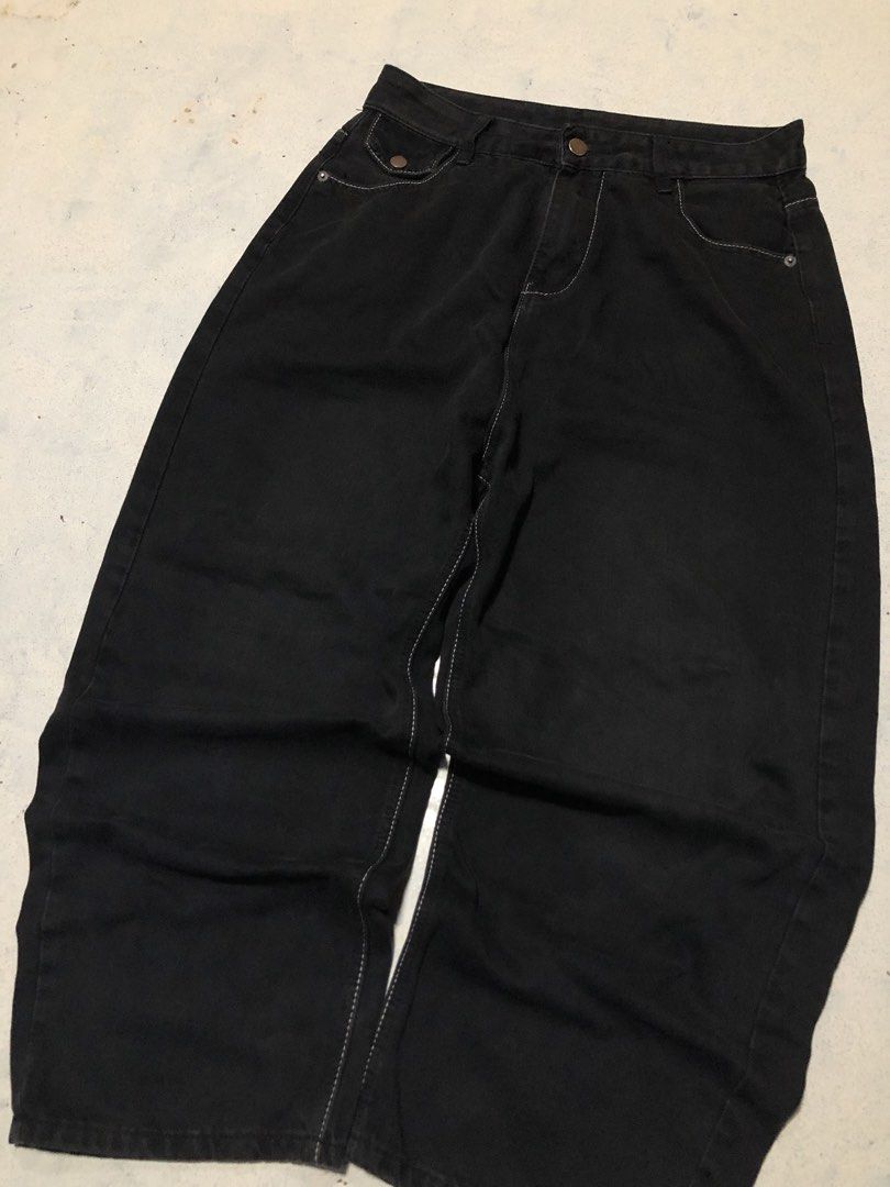 Semi Balloon Type Baggy Jeans (Category: Jeans) located in Cebu City. Submitted by zeus.thrifts (Listing ID 1464130758, Image 3). Description: ACID WASHES 32 WAIST 39.5 LENGTH 9.4 LEG OPENING ANTI HEEL DRAG.