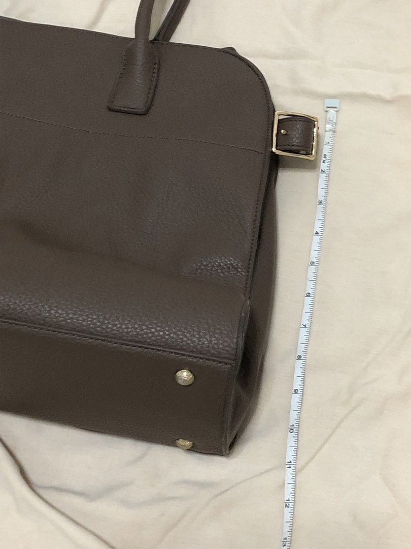 Shoulder bag Large (Category: Looking For) located in Pasay City. Submitted by omicom1617 (Listing ID 1464075494, Image 3). Description: .