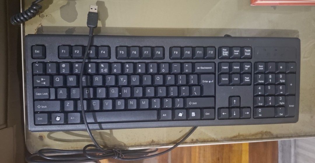 Sigma Chip USB Wired Keyboard (Category: Computer Keyboard) located in Manila. Submitted by ginacruz899 (Listing ID 1464068500, Image 1). Description: - Standard wired USB keyboard - Full QWERTY layout with numeric keypad - Plug and play - no software needed! - Excellent for everyday typing and general computer use.