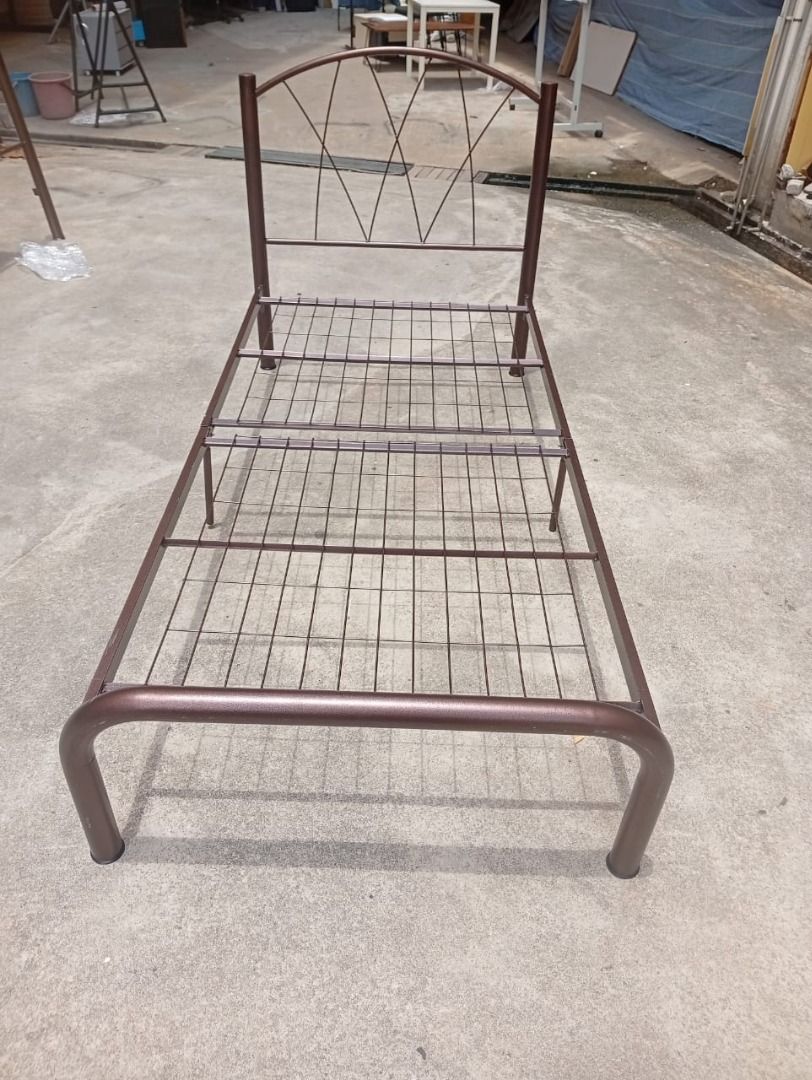 Single Bed (Category: Bed Frames & Mattresses) located in Petaling Jaya. Submitted by nm016648427690 (Listing ID 1464058960, Image 1). Description: Single Bed RM-150 Code :SB-017 Stock Available : 1 Condition : Goods ** (ABOVE PRICE DOES NOT INCLUDE DELIVERY & INSTALLATION) ** We are specialist in BUY or SELL New/Used Home Furniture or Office Equipment [ Perabot Kita Furniture ] Address: L1-03 times 89 Jalan 8A/133, Taman Sri Sentosa, 58000,kuala