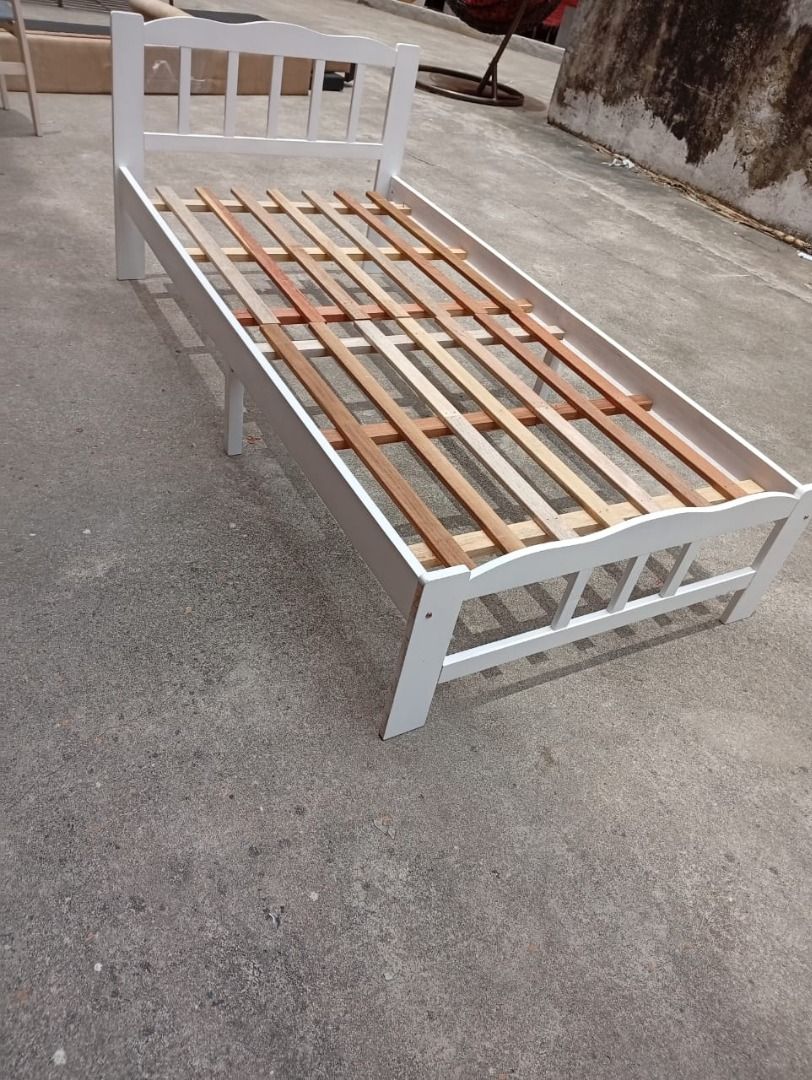 Single Bed (Category: Bed Frames & Mattresses) located in Petaling Jaya. Submitted by nm016648427690 (Listing ID 1464059837, Image 3). Description: Single Bed RM-180 Code :SB-02 Stock Available : 10 Condition : Goods ** (ABOVE PRICE DOES NOT INCLUDE DELIVERY & INSTALLATION) ** We are specialist in BUY or SELL New/Used Home Furniture or Office Equipment [ Perabot Kita Furniture ] Address: L1-03 times 89 Jalan 8A/133, Taman Sri Sentosa, 58000,kuala