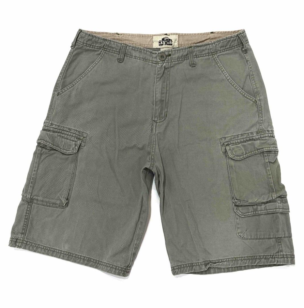Size 36” - Old Mill Men’s Cargo Shorts Preloved HB86 (Category: Shorts) located in Pasig City. Submitted by szorty (Listing ID 1463957542, Image 1). Description: •PRELOVED• Onhand and ready to ship Brand: Old Mill Condition: Used Waist: 36 Size in tag: 34 Length: 23 inches Pocket: 7 - All of our items are washed *Please see photos for flaws/issues if indicated. *Photos may vary from actual Tags: Old mill cargo mens men bottoms shorts bottom szort