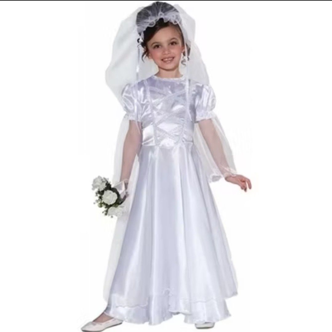 Size 4-6 kids wedding costume (Category: Babies & Kids Fashion) located in Tanauan. Submitted by yanaspreloved3 (Listing ID 1463984824, Image 1). Description: wedd8ng costume dress only no vail.