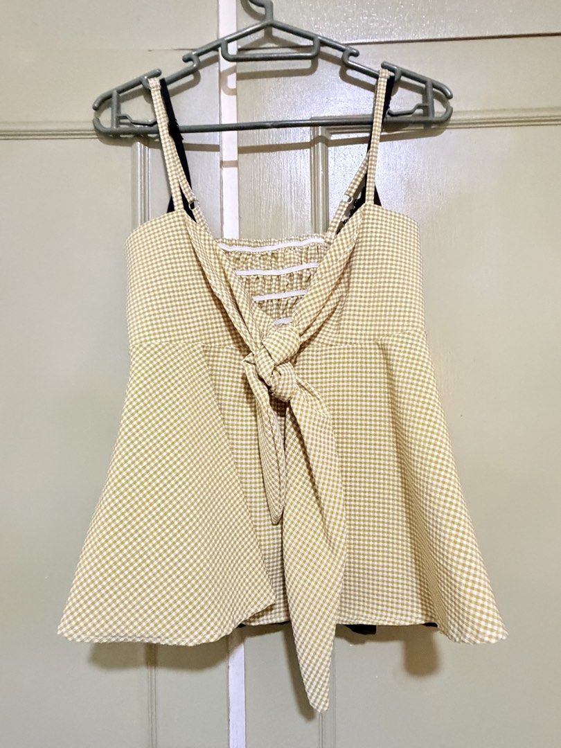 Sleeveless Gingham Top (Category: Sleeveless) located in Meycauayan. Submitted by nktshp (Listing ID 1463973763, Image 1). Description: used once.
