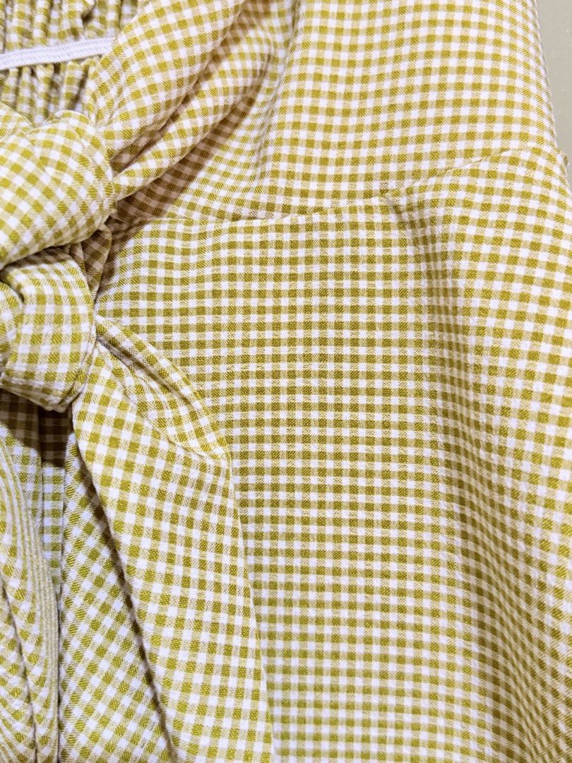 Sleeveless Gingham Top (Category: Sleeveless) located in Meycauayan. Submitted by nktshp (Listing ID 1463973763, Image 2). Description: used once.