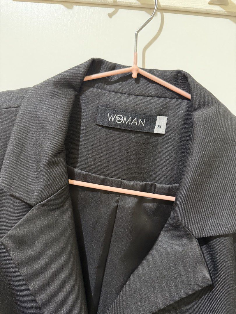 SM Woman Black Blazer (Category: Coats, Jackets and Outerwear) located in Manila. Submitted by gbrlldeclutters (Listing ID 1464121350, Image 2). Description: please manage your expectations, as this is a preloved item. • sm woman black blazer • fits large to xl • worn only once • in excellent preloved condition — almost like brand new, with no flaws •slightly negotiable • swipe through the photos for a closer look.