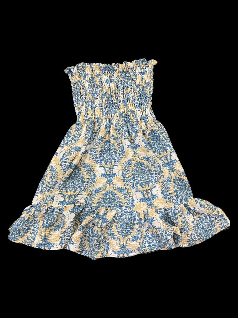 smocked tube mini dress (Category: Dresses) located in Pasig City. Submitted by s0phiesells (Listing ID 1464022813, Image 1). Description: worn only once! super cute summer dress:).