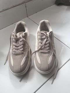(Kategori: ) berada di . Dikirim oleh declutterforgood (ID iklan 1463978474, Gambar 1). Deskripsi: .