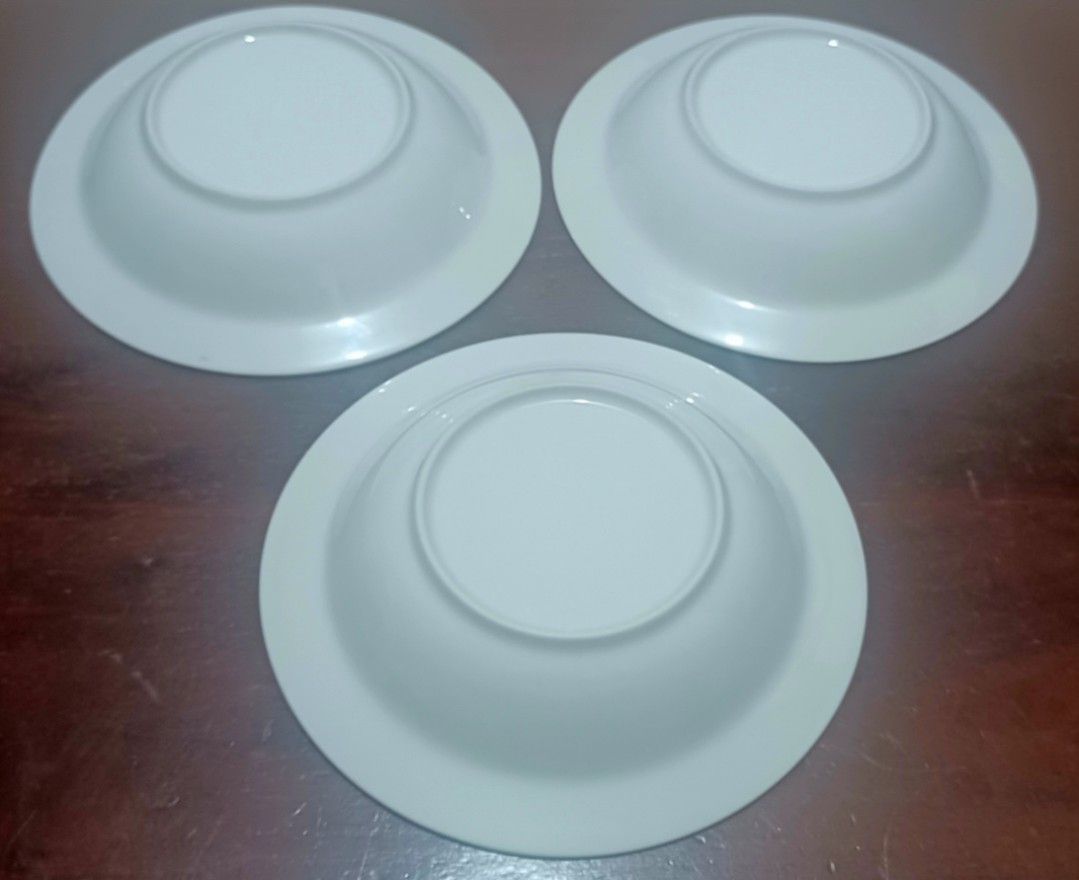 Snoopy & Friends Ceramic Bowls (Category: Other Kitchenware & Tableware) located in Quezon City. Submitted by wjmae (Listing ID 1428744539, Image 2). Description: ✨ FOR SALE: BRAND NEW SNOOPY DEEP DISH PLATES / PASTA BOWLS - SET OF 3 ✨ Perfect for collectors or Snoopy lovers! 🐶💙 Details: ✅ Brand New / Never Used ✅ Design: "World's Most Famous Beagle" - Great Chef & Snoopy & Friends ✅ Material: High Quality Ceramic ✅ Size: Approx. 8.5 inches dia