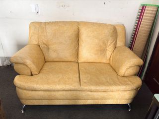(Category: ) located in . Submitted by goodsdmy_secondhandshop (Listing ID 1463990700, Image 1). Description: .