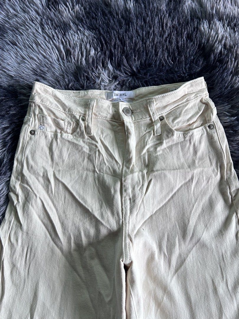 Something Wide Leg Pants (Category: Jeans) located in Baao. Submitted by prettysixtythrift_17 (Listing ID 1464023299, Image 3). Description: ▪️Waistline: 26 to 30 ▪️Length: 39 ▪️Hem: 11 ▪️Hips: 16 ▪️Leg Thigh: 12 ▪️Rise: 12 ▪️Inseam: 28.
