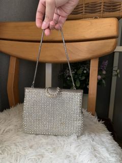 (Category: ) located in . Submitted by iloveyou_preloved (Listing ID 1464013714, Image 1). Description: .