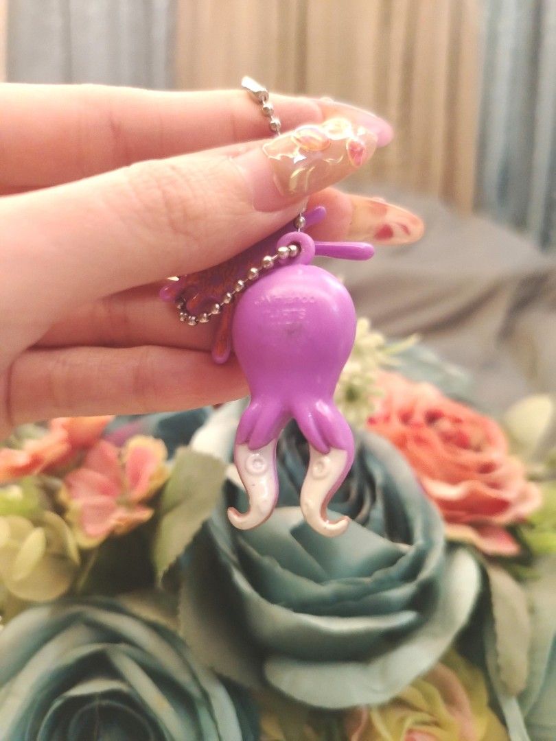 Splatoon Purple Squid Keychain Charm (Category: Character Goods) located in San Fernando. Submitted by jpmarketplace2023 (Listing ID 1464024192, Image 3). Description: 💚 All items are authentic from Japan. 💛 MOP: GCash (❌️ GCash Protect) 🩵 MOD: LBC only (❌️ S. Checkout, COD, COP) 💙 Meet-up: Vista Mall, San Fernando, Pampanga 💜 All items are on-hand. 🧡 First to pay gets the item first. ❤️ Breakable items are packed with care and caution. Sel