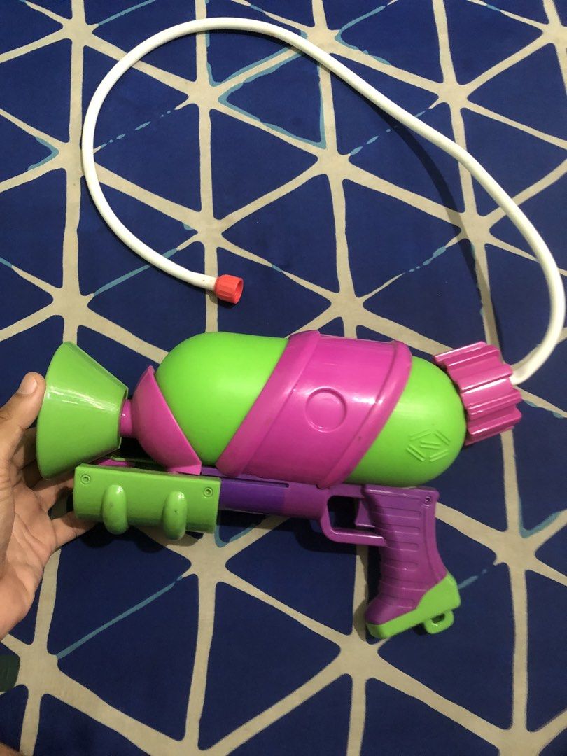 Splatoon Water Blasters (Category: Action & Battle Toys) located in Quezon City. Submitted by markgolveo (Listing ID 1463945379, Image 2). Description: Missing bottle container attachments.