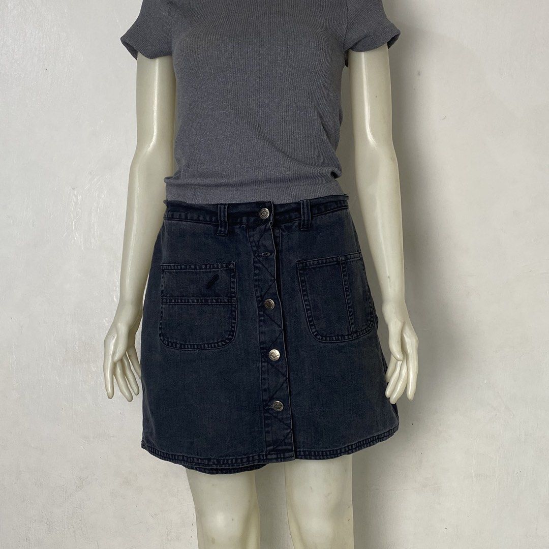 Squeeze Jeans 🌸 | Acid Wash Black Button-Front Denim Skort (Category: Shorts) located in Bulacan. Submitted by orc.ph (Listing ID 1464032275, Image 2). Description: Squeeze Jeans 🌸 | Acid Wash Black Button-Front Denim Skort Material Used: 100% Cotton - Washed Black - Casual -Mid-To-High Rise -Multi-Pocket Layer -Button-Front Closure -Hidden Zipper Closure ‎-Size: S ‎-Waistline: 30” ‎-Length: 16” ‎Pristine Condition. No Visible Flaws ‎ ISSUE: NO
