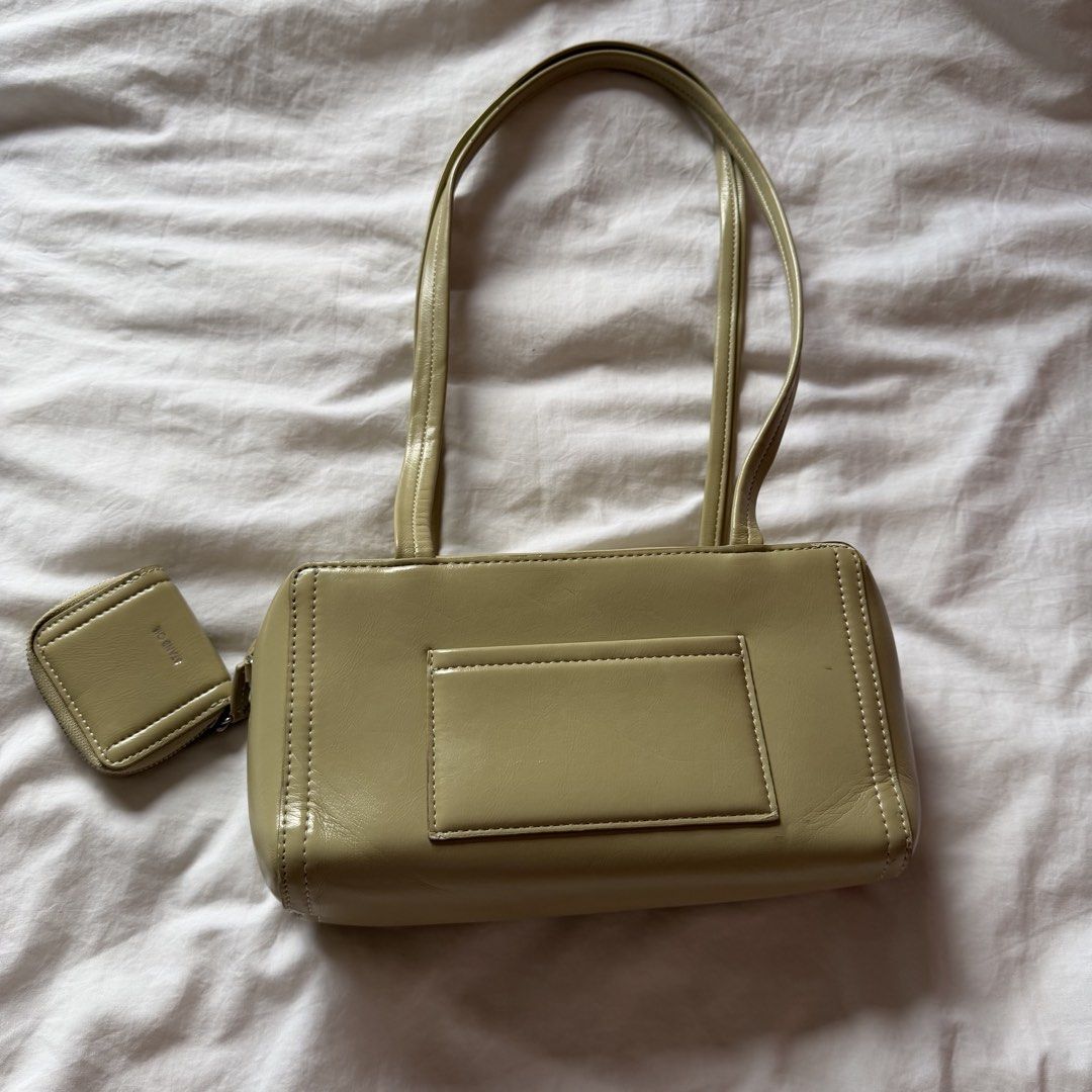 STAND OIL Post Bag in Sand (Category: Luxury Bags & Wallets) located in Mabalacat. Submitted by pauwieee12 (Listing ID 1463959606, Image 3). Description: - STAND OIL Post Bag in Sand color - brand new price ₱6,100 - Chic shoulder bag style - Comes with a small detachable pouch - Ideal for everyday use - Minimal signs of wear, still looks great.
