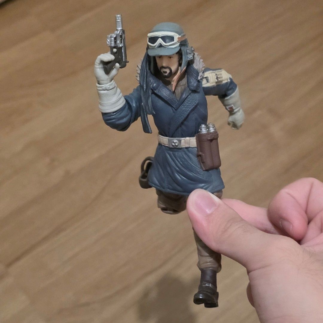 Star Wars Black Series Rogue One Cassian Andor (Category: Figurines & Statues) located in Quezon City. Submitted by malasmurdock27 (Listing ID 1464074645, Image 2). Description: - WYSIWYG.