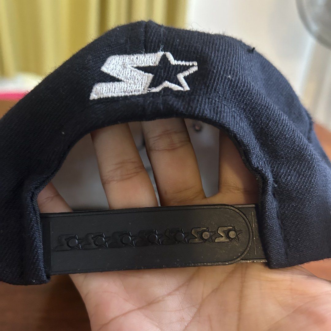 Starter Los Angeles Raiders Snapback Hat (Category: Caps & Hats) located in Pulilan. Submitted by koty187 (Listing ID 1464062964, Image 2). Description: Los Angeles Raiders Starter snapback hat. Black and grey, 100% wool. Send offers.