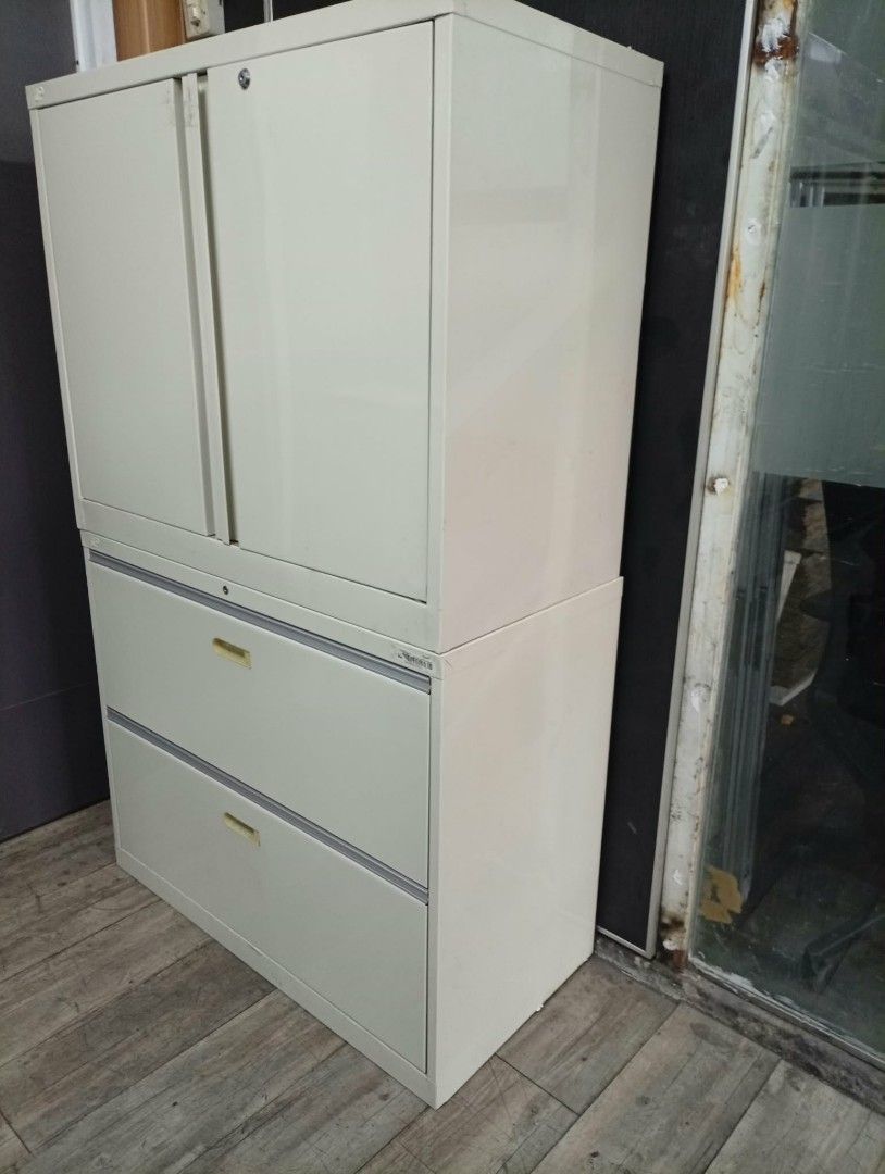 Steel cabinet (Category: Shelves, Cabinets & Racks) located in Muntinlupa City. Submitted by freestone_d54257 (Listing ID 1464088739, Image 2). Description: 2nd hand Munt Loc Pls contact me at my fb acct Aling Maria.