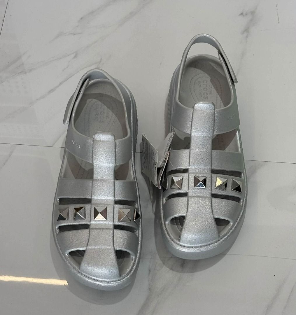 Stomp Fisherman in Silver (Category: Shoe inserts) located in Rizal. Submitted by hiraya16 (Listing ID 1464064034, Image 1). Description: W8 and W9 Available Onhand ready to ship DM ✉️ J&T - Lalamove - LBC.