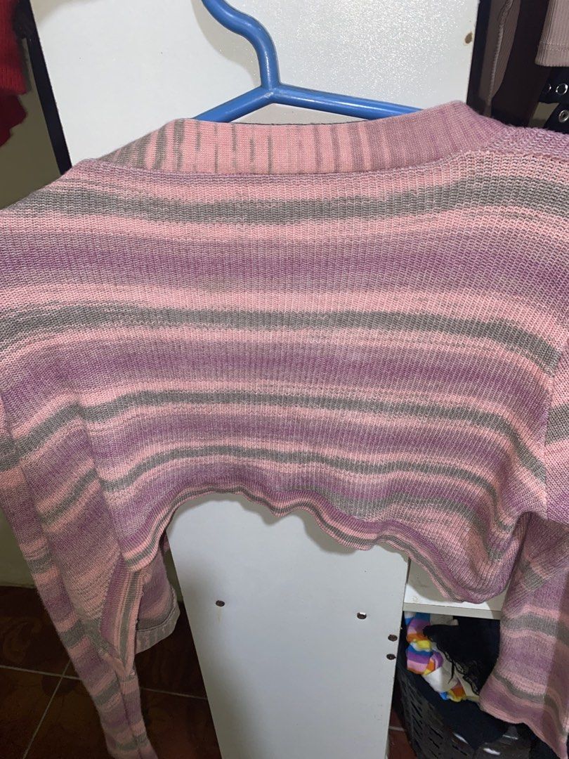 Striped Knit Cardigan (Category: Longsleeves) located in Antipolo. Submitted by chamm_424 (Listing ID 1464115910, Image 3). Description: cropped cardigan small to semi large.