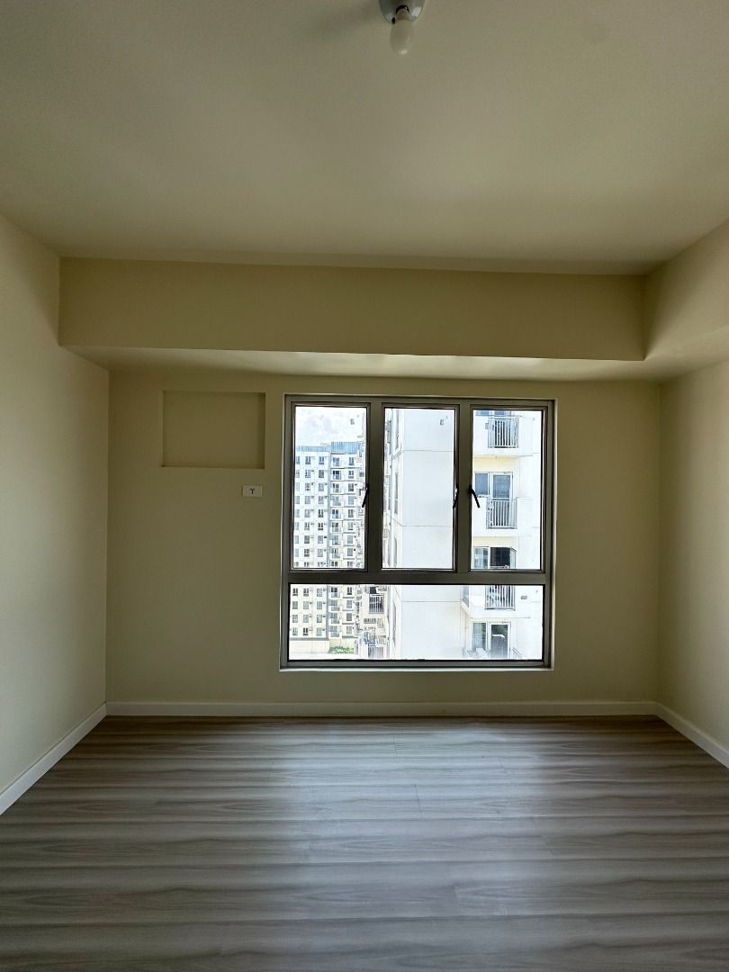 Studio Apartment Kitchenette with Sink and Cabinets (Category: Apartments & Condos) located in Manila. Submitted by jamesandrei0611 (Listing ID 1463975779, Image 3). Description: STUDIO CONDO UNIT FOR RENT – BARE / UNFURNISHED 📍 Location: Arca South, Western Bicutan, Taguig City 🏢 Unit Type: Studio 📐 Floor Area: 32sqm 💰 Monthly Rent: ₱21,000 Unit Features: • Studio-type unit • Bare / unfurnished • With flooring • Tiled bathroom • Bathroom sep