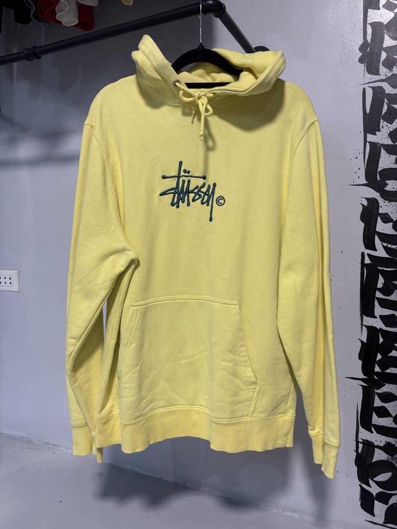 Stussy Hoodie (Category: Coats, Jackets and Outerwear) located in Manila. Submitted by bravestone14 (Listing ID 1464084154, Image 1). Description: Stussy Hoodie 22x27 issue: pinhole di po halata excellent condition 2500+sf Thankyou and appreciate✨.