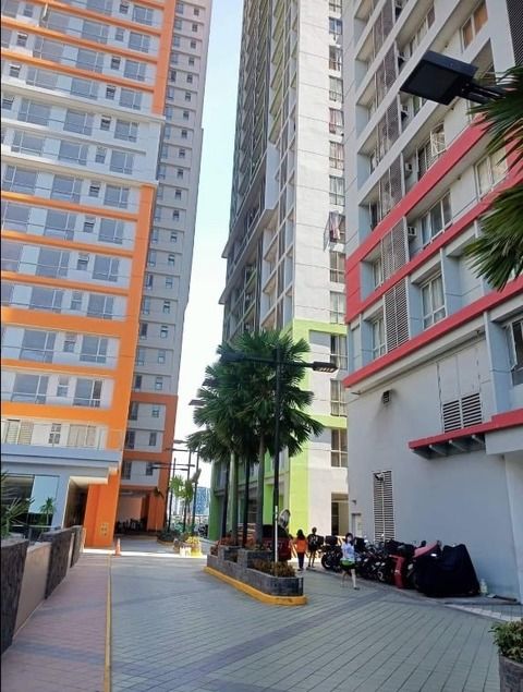 SUNSHINE 100 City Plaza (Category: Apartments & Condos) located in Caloocan City. Submitted by propertyhu26686 (Listing ID 1464002152, Image 2). Description: Sunshine 100 City Plaza in Pioneer Mandaluyong furnished 21 sqm studio unit longterm lease 1month advance 2 mos security deposit, 11 pdcs 17k inclusive of dues.