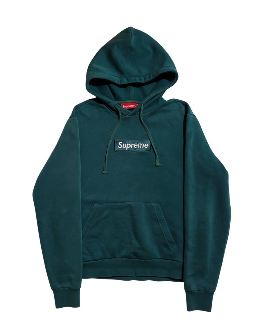 Supreme Bogo Hoodie (Category: Hoodies) located in Navotas City. Submitted by yodailyplug (Listing ID 1464075550, Image 1). Description: Width 23” Length 26” Sign of usage.