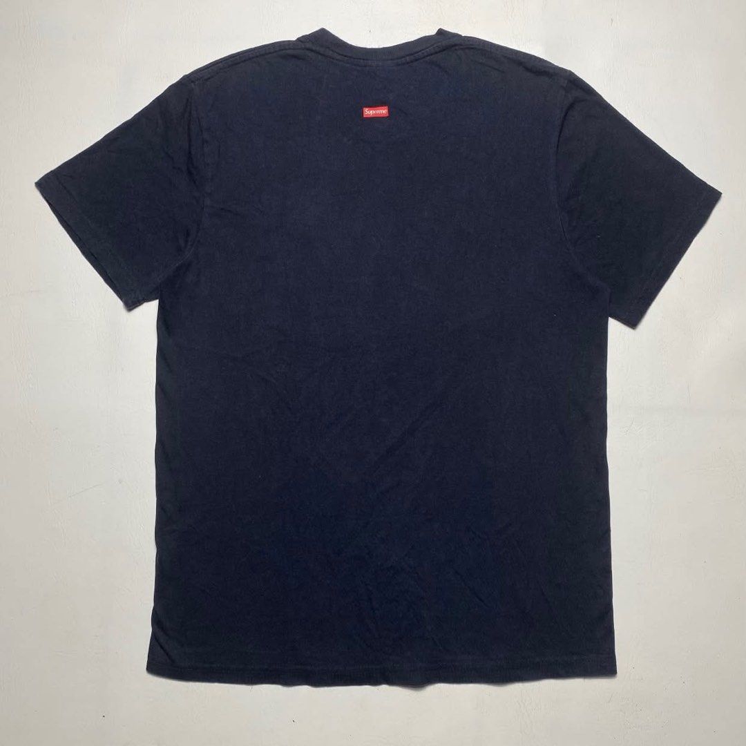 SUPREME TEE (Category: Tshirts & Polo Shirts ) located in San Fernando. Submitted by upwear.ph (Listing ID 1464081113, Image 3). Description: SUPREME TEE CONDITION: EXCELLENT SIZE : MEDIUM DIMENSION: W19.5 x L27.5 ISSUE: NONE .