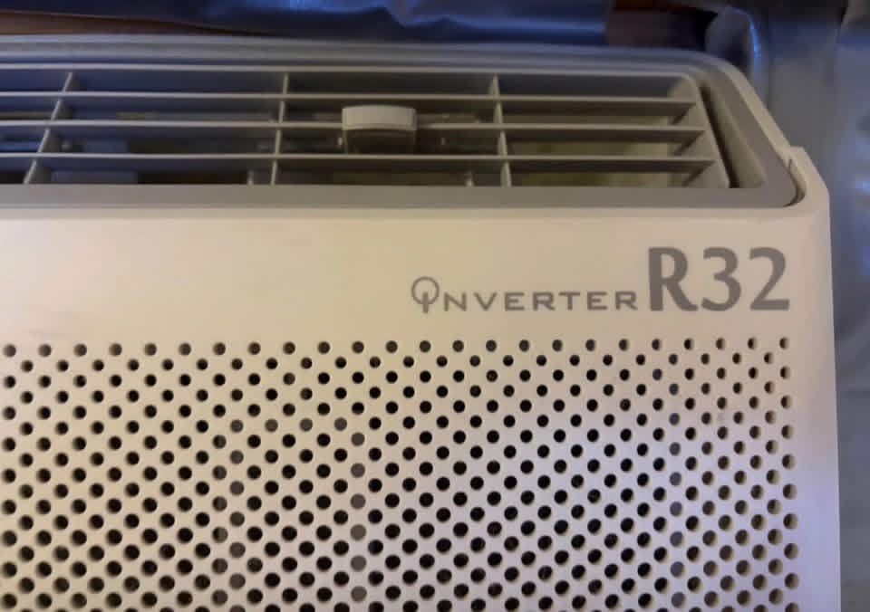 TCL AIRCON .75HP FULL INVERTER (Category: Air Conditioning and Heating) located in Davao. Submitted by marvinabalayan143 (Listing ID 1463992988, Image 2). Description: For Sale TCL AIRCON .75HP INVERTER GOOD AS NEW NO ISSUE 8 months used Sell kasi nag buy mas gamay. Dako lng kaayo para sa small room. 24k napalit sulit nakayo .