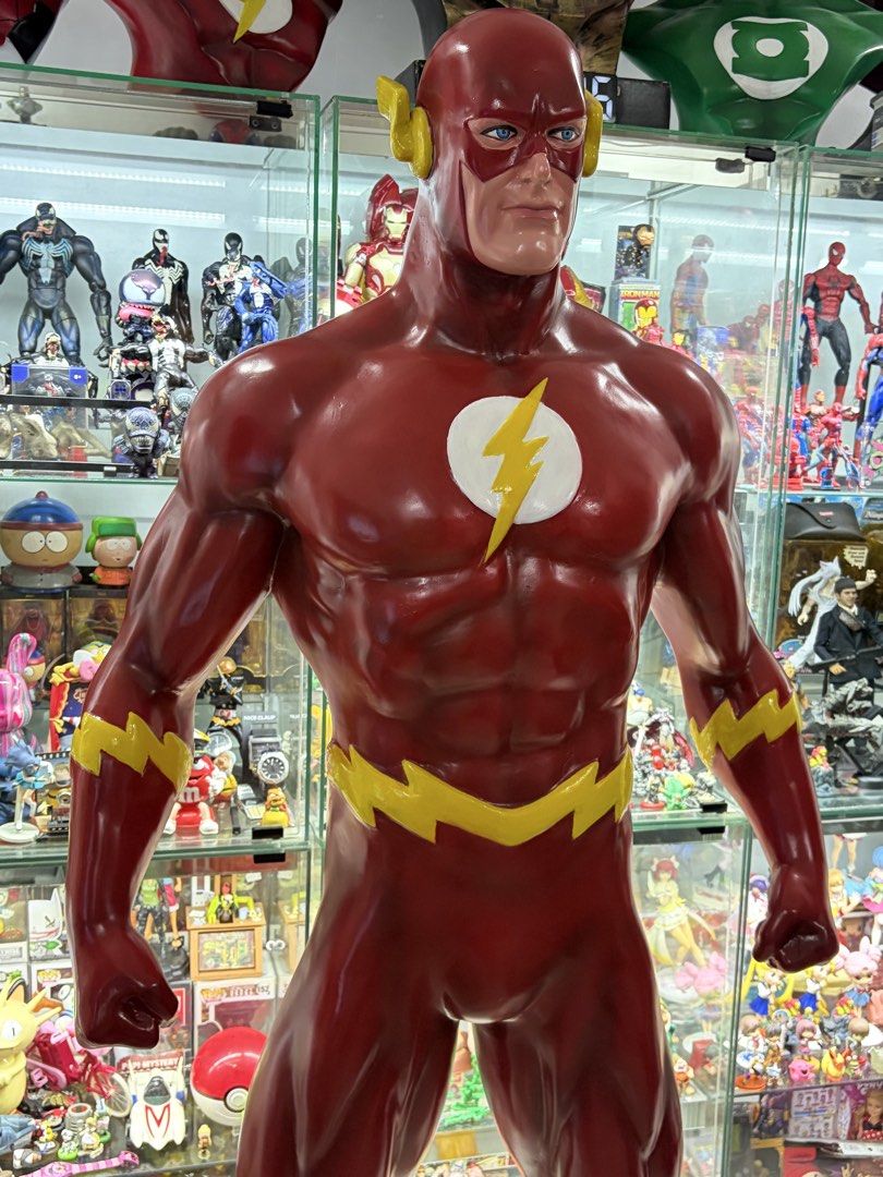 The flash 6ft (Category: Figurines & Statues) located in Makati City. Submitted by tomypom (Listing ID 1463974816, Image 1). Description: Lifesize statue The flash Dc comics Justice league Life size Batman/superman Wonder woman/ the flash Marvel.