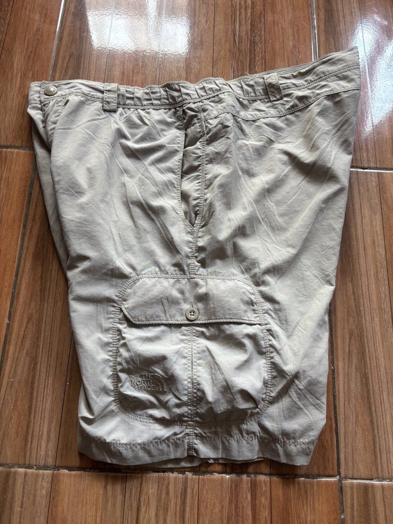 THE NORTH FACE CARGO SHORT🤎 (Category: Shorts) located in Maasin. Submitted by chevyferna66833 (Listing ID 1463945836, Image 1). Description: TNF CARGO SHORT🤎 QUICKDRY WAISTLINE 38-40 LENGTH 20 GOOD CONDITION MINE 420.