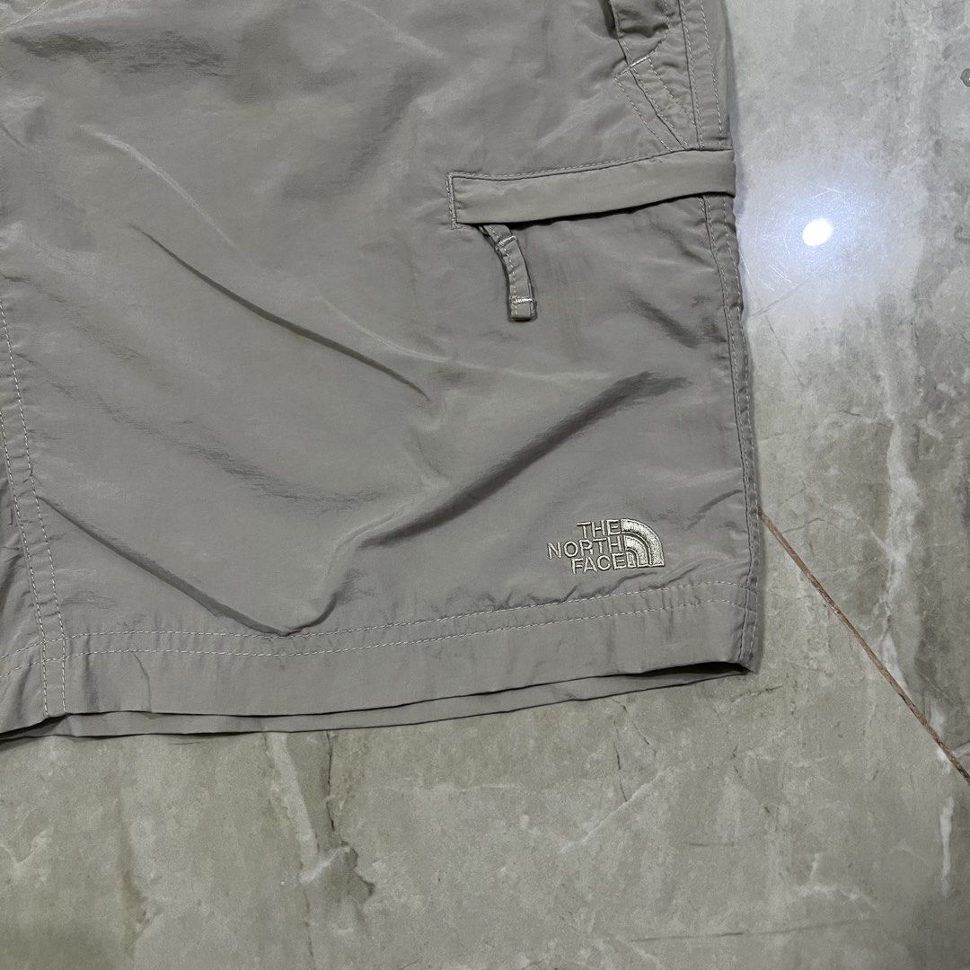 THE NORTH FACE LIGHTWEIGHT MULTIPLE POCKETS TREK SHORTS (Category: Shorts) located in Marikina City. Submitted by arniejane23 (Listing ID 1464047503, Image 3). Description: THE NORTH FACE LIGHTWEIGHT MULTIPLE POCKETS TREK SHORTS SIZE S MENS ON TAG DIMENSION waistline - 28-30 length - 18 NO ISSUE/NO FLAWS EXCELLENT CONDITION!! 📩📩📩.