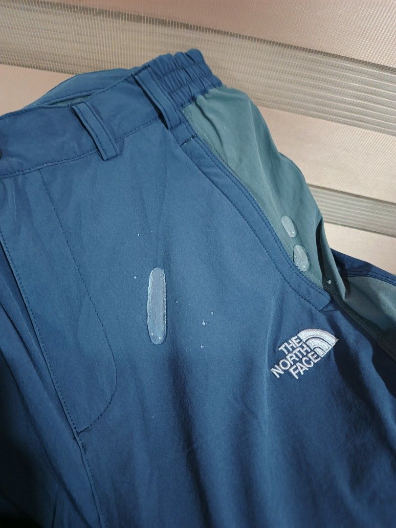 The North Face Outdoor Pants (Category: Activewear) located in Cabuyao City. Submitted by dthrifts (Listing ID 1464030556, Image 2). Description: 30-34 W 40.5 L Authentic Waterproof Excellent Condition.