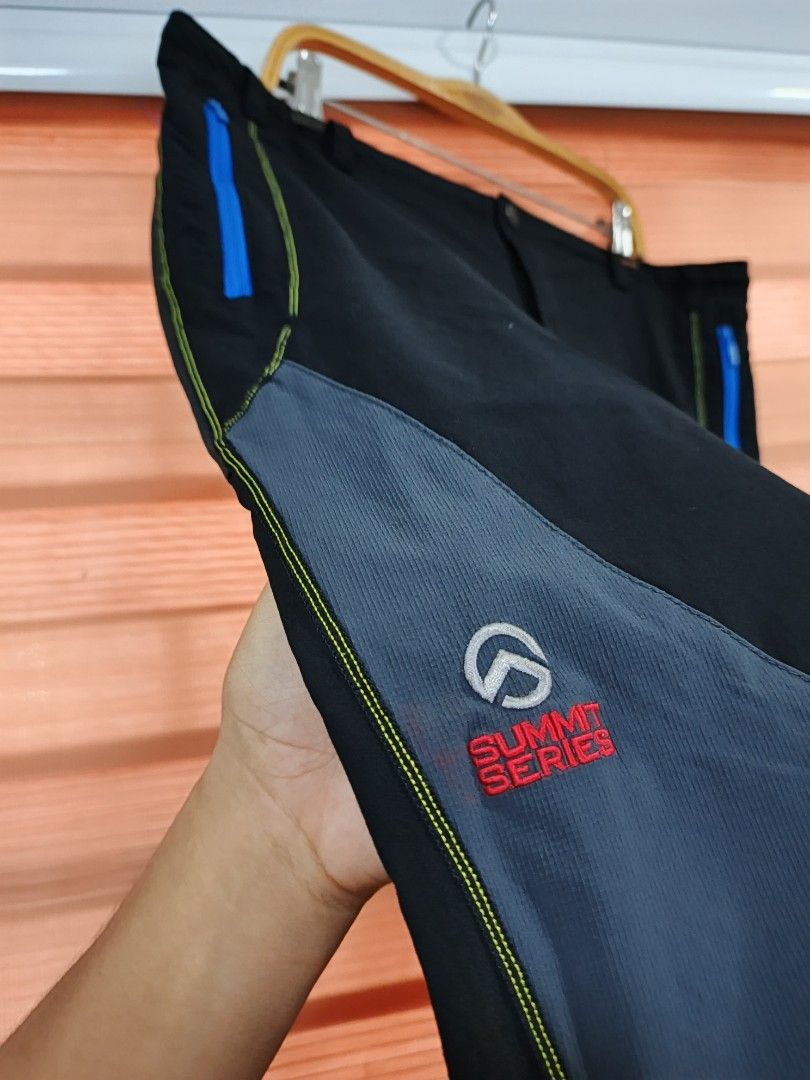The North Face Summit Series Hiking Pants (Category: Activewear) located in Cabuyao City. Submitted by dthrifts (Listing ID 1464028784, Image 3). Description: 32-36 W 40.5 L Authentic Quick Dry / Stretchable Brand New Condition.