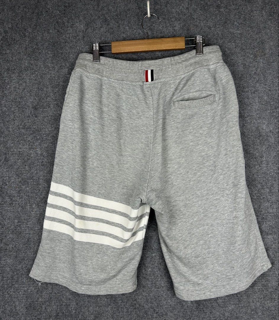Thom Brown Loop Back Short (Category: Shorts) located in Cebu City. Submitted by tanlawr07 (Listing ID 1463966577, Image 2). Description: Size Large Good as new No issue 1850 only 📍Cebu City Location .