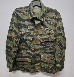 (Category: ) located in . Submitted by Myshop90 (Listing ID 1464045242, Image 1). Description: .