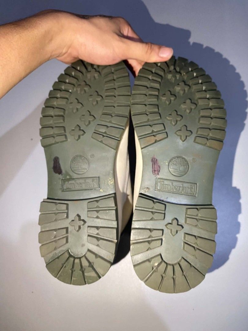 Timberland Off-White (Category: Boots) located in Manila. Submitted by lunalongpress (Listing ID 1464053131, Image 3). Description: Fit to size 8 1,500+SF Valenzuela City Located.
