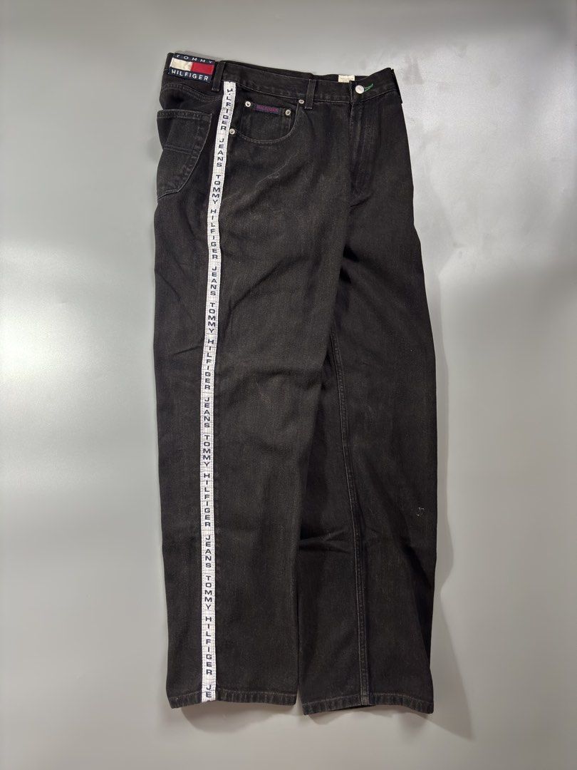 Tommy Hilfiger Baggy Jeans (Category: Jeans) located in Balungao. Submitted by alldriftedgears (Listing ID 1464104277, Image 1). Description: Heavy Fabric Timmy Hilfiger Baggy Jeans.
