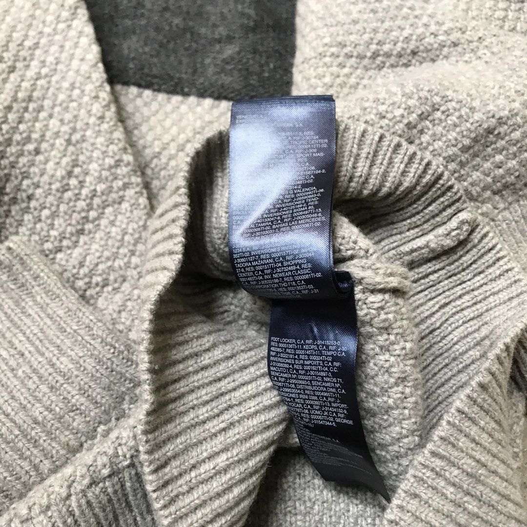 Tommy Hilfiger Tri Color Premium Wool Sweater (Category: Coats, Jackets and Outerwear) located in Bulacan. Submitted by rage_against_stitches.ph (Listing ID 1464070506, Image 3). Description: Dimes L 26 W 18.5.