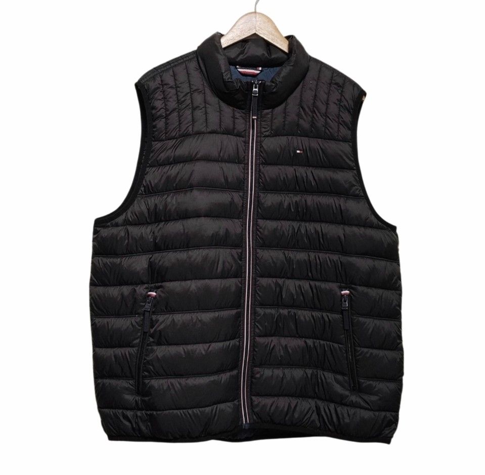 Tommy Hilfiger Ultra light down Puffer Vest (Category: Coats, Jackets and Outerwear) located in Caloocan City. Submitted by modishthriftstore (Listing ID 1464041795, Image 2). Description: Good as New XL size for men No Issues loc: Rainbow village 5 north Caloocan.