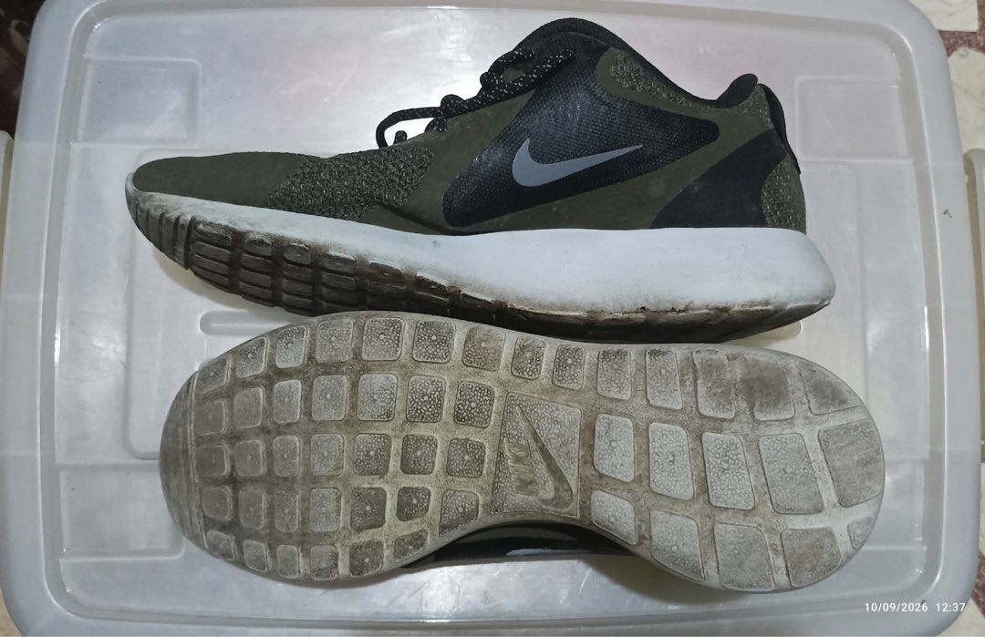 Too Big - Original Brand (Category: Sneakers) located in Taytay. Submitted by crisha14344 (Listing ID 1463961549, Image 3). Description: Big Size na sapatos kayo diyan Running/Training Shoes Olive Green & Black Colors From USA .